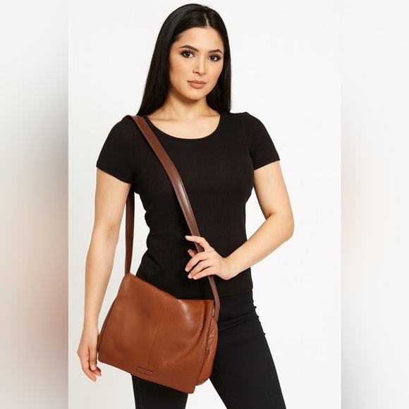 Liz Claiborne Brown Genuine Leather Shoulder Purse with Adjustable Strap - Picture 1 of 14